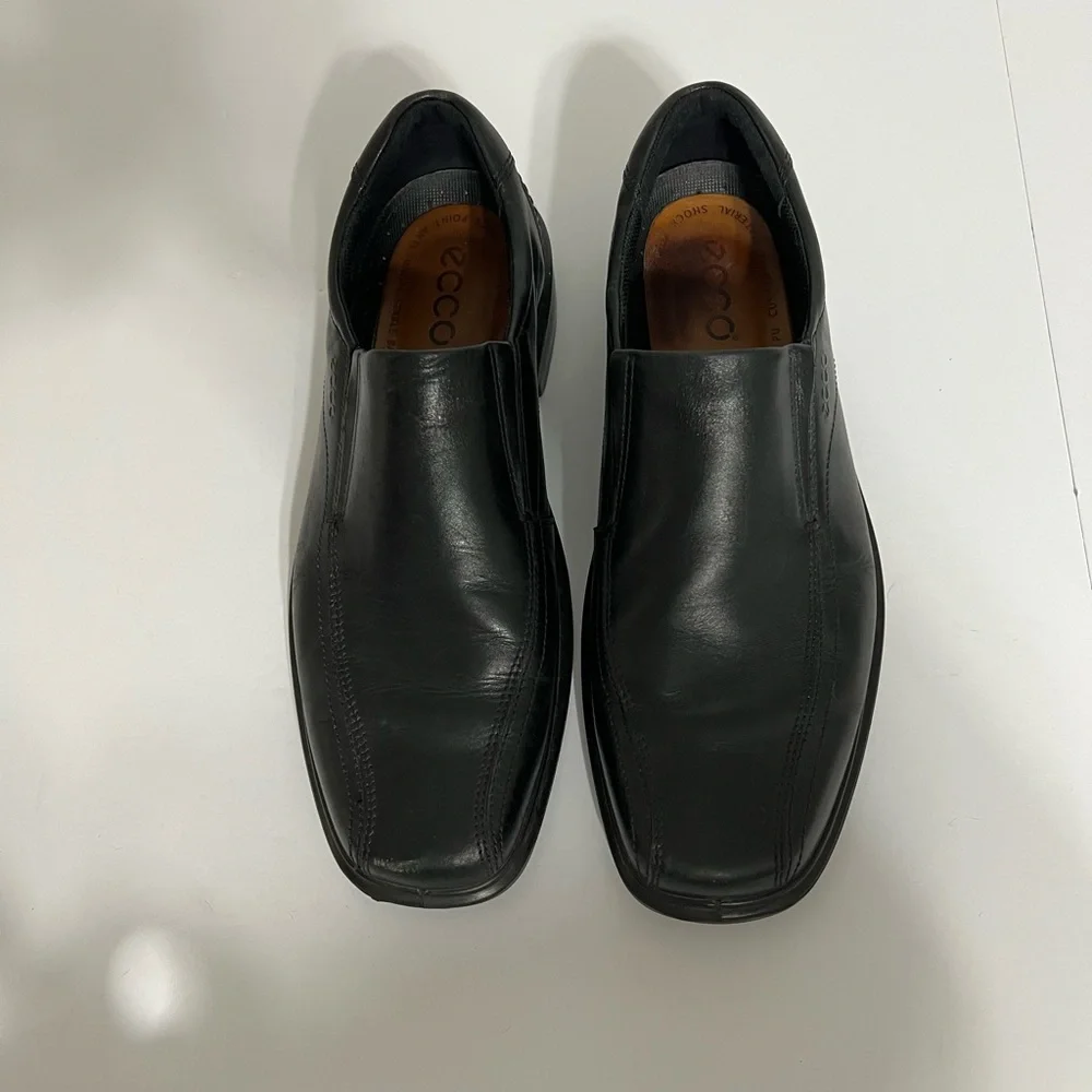 ECCO Men's Classic Black Leather Loafers